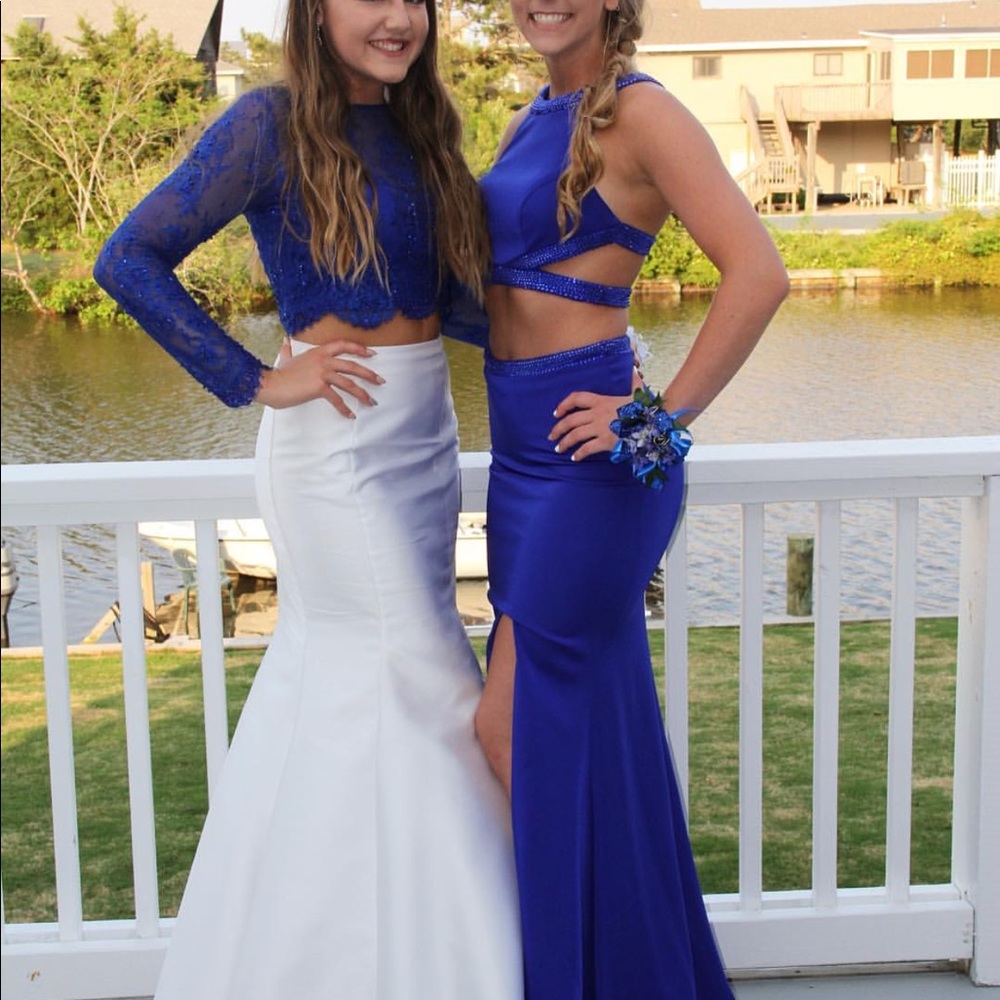 Blue prom dress